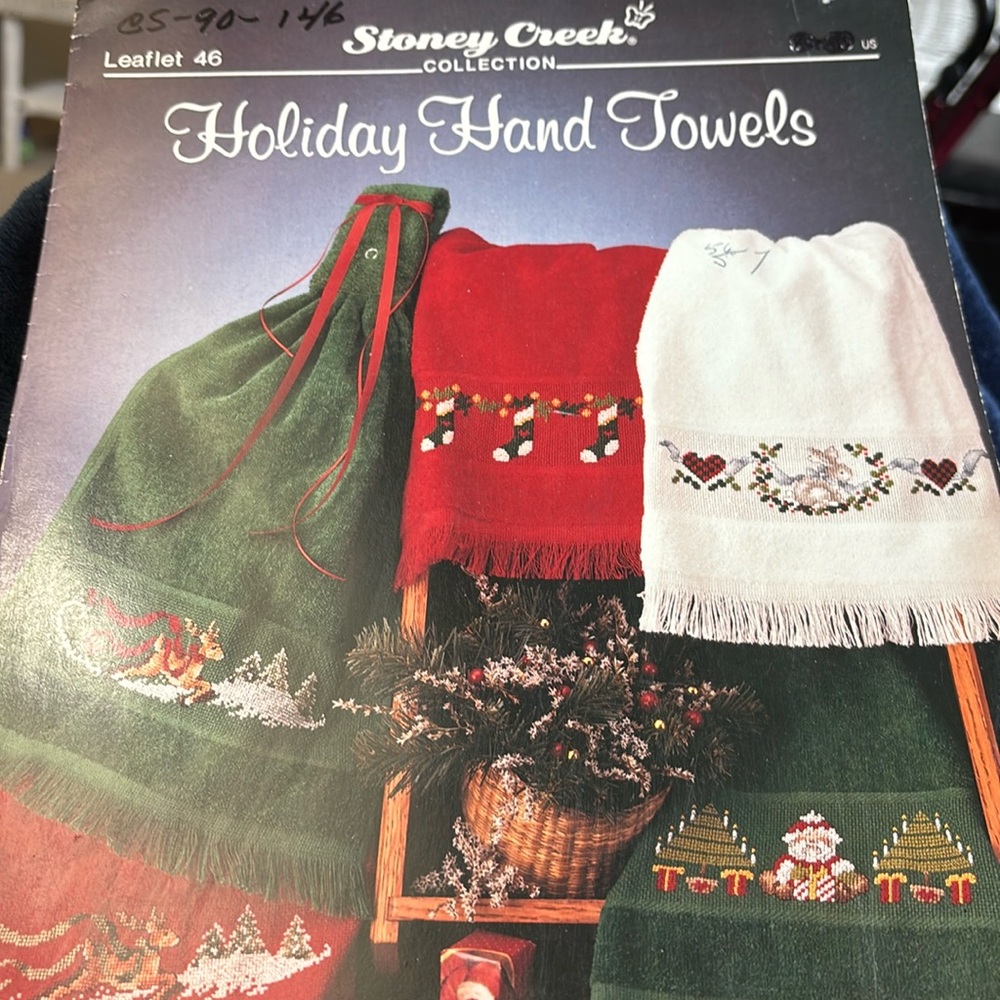 Stoney Creek College toon Hand Towel Leaflet/Patterns Christmas’s
